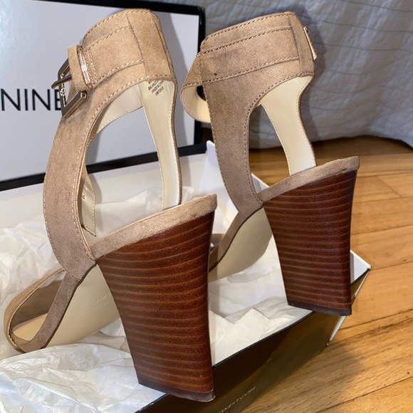 Like New Nine West Wrap Heeled Sandal - Picture 10 of 11